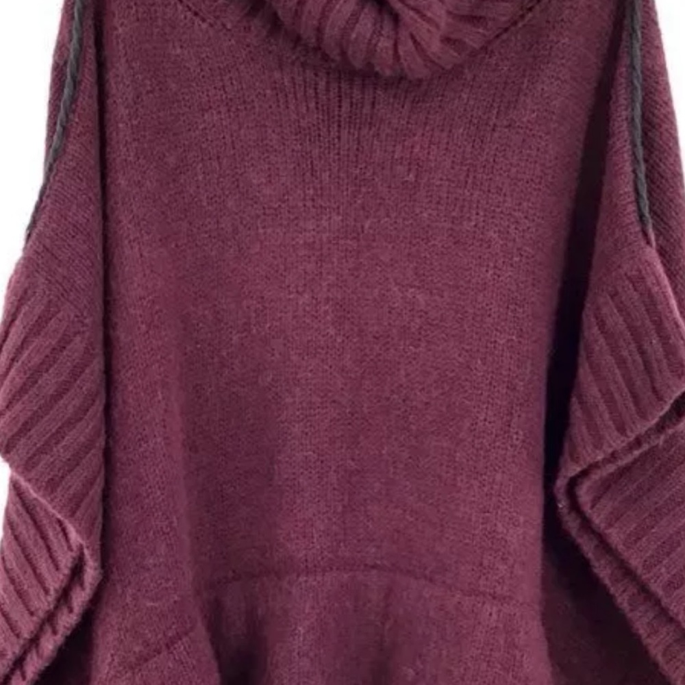 Dolce & Gabbana Women's Purple Poncho Sweater - One Size